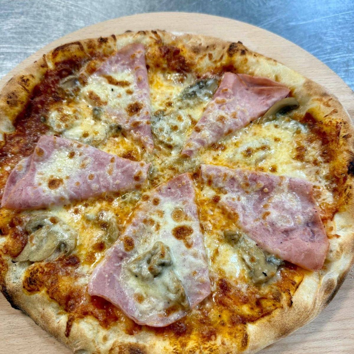 Pizza Prosciutto e Fungi